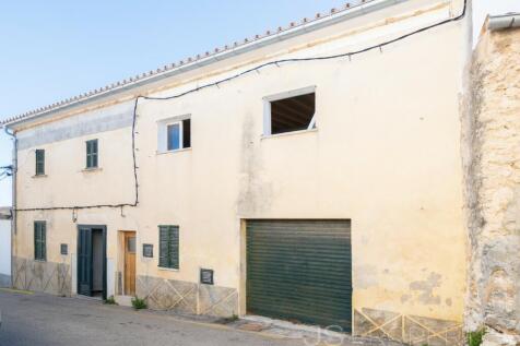 TOWNHOUSE IN CAMPANET WITH UNIQUE VIEWS
