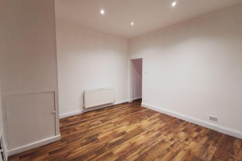 Queens Road, Chadderton, OL9 9HS photo 3
