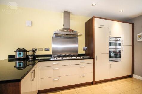 BROUGHTON, Milton Keynes, Buckinghamshire, MK10 photo 4