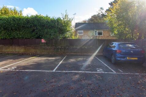 2 Lime Tree Grove - parking.jpg