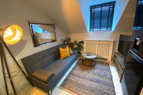 Portland St // 1 Bed Apt // August 2027 photo 5