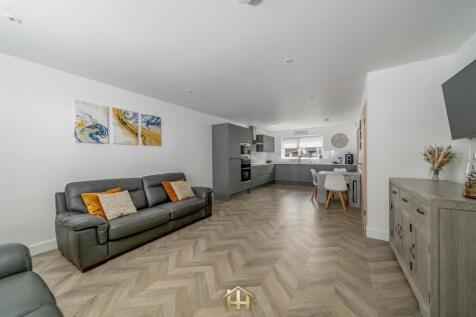 7 CASTLEVIEW PL DUNDEE DD4 0FH 160726 EDIT (5 of 3