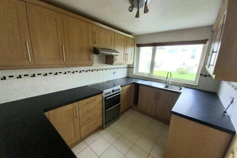 13 Beech Bank Kitchen.jpg