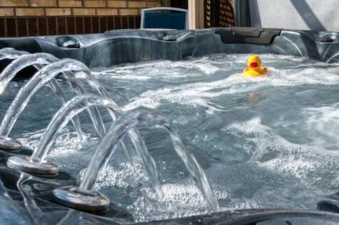 Hot tub.jpg