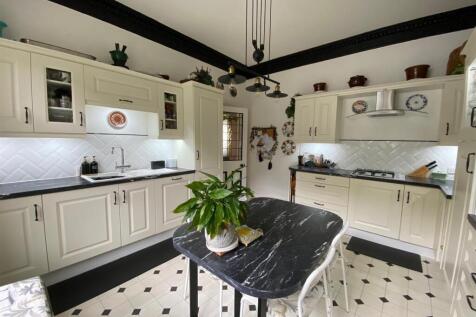 Kitchen Breakfast Room.jpg