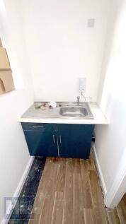Commercial Property to rent Image 10