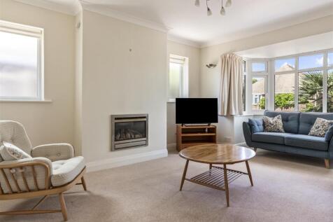 9 Sandown Avenue-001.JPG