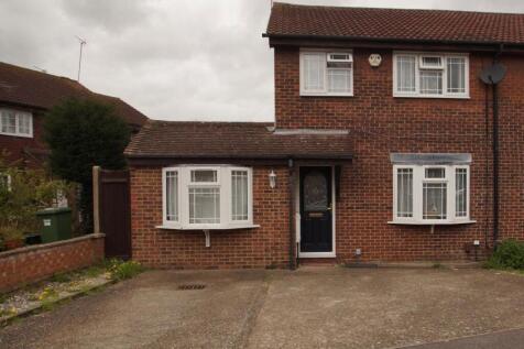 4-bed house on Avebury, Cippenham, £2,000/mo