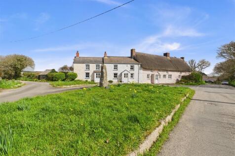 Helston, TR12 - property photo