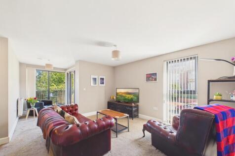LOUNGE/ DINING ROOM