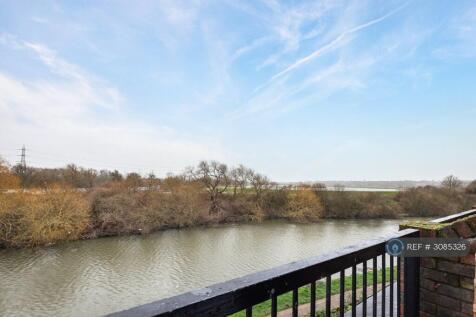 Tottenham Hale, London, N17 photo 3
