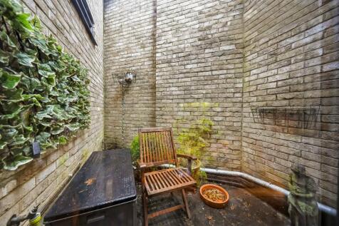 4 bed, 3 bath Town House in leeds - Photo 42