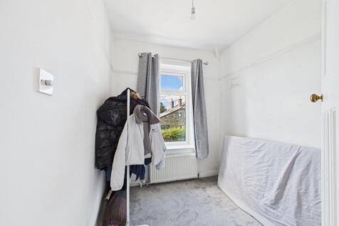 CAM02093G0-PR0057-STILL008