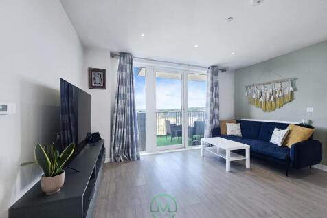 Stunning Two Bedroom Flat