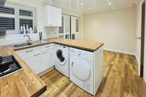 Ruthin Avenue, Middleton photo 5