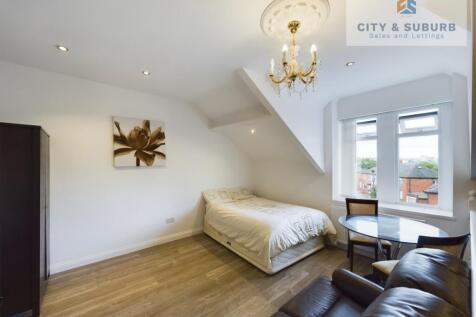 CAM01351G0-PR0105-STILL002