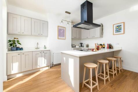 Kitchen_3.jpg
