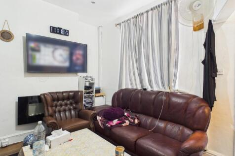 CAM03729G0-PR0367-STILL007