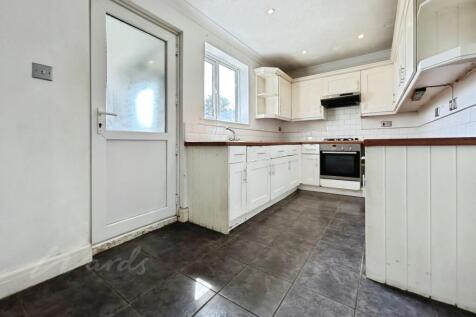 Shipbourne Road Tonbridge TN10 photo 3