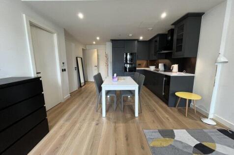 1-emery-way-e1w-2as-1022318