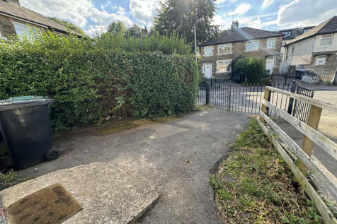 Dalcross Grove, Bradford, West Yorkshire, BD5 photo 3
