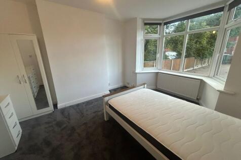 33 St Helens Road, Leamington Spa photo 5