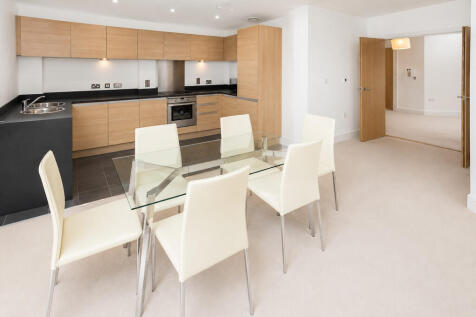 Living room - Ang...