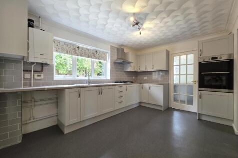 Appledown Drive, Bury St Edmunds, Suffolk, IP32 7HQ photo 4