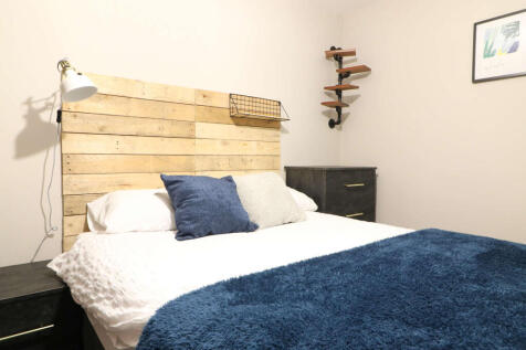 25 Glebe Road Room 3.3-2.jpg