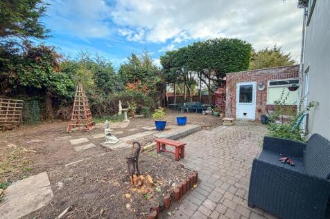 ALTERNATE VIEW OF SIDE &amp; REAR GARDENS