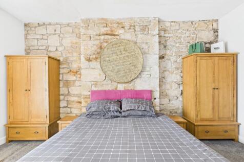 CAM04201G0-PR0061-STILL031