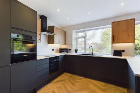 Gloucester Road, Patchway, Bristol, Gloucestershire photo 4