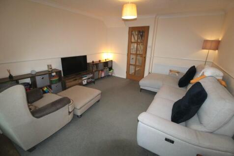 Overcombe Close, Poole, Dorset, BH17 photo 3