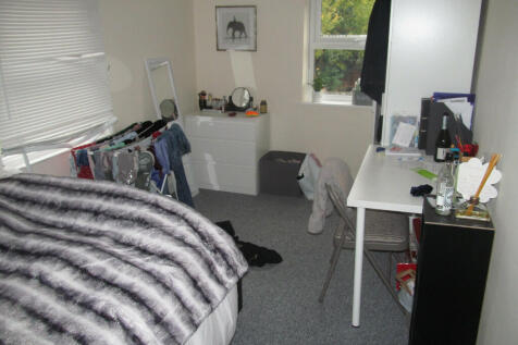 Donnington Gardens, Reading, Berkshire, RG1 photo 2