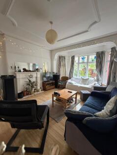 6-bed semi-detached on Danes Road, Fallowfield, £3,900/mo