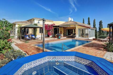 solar heated pool and hot tub