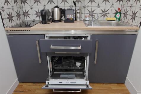 white hart stonehenge ph22.JPG