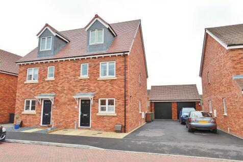 49 Rooks End - Front Photo .JPG