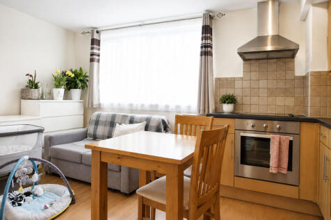 Living room - Ang...