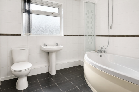 Warrington Road, Widnes, Cheshire, WA8 0AT photo 5