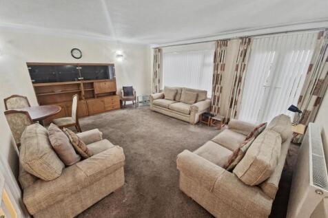 Lounge / Dining Room