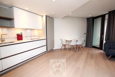 Westmark Tower, W2 photo 3