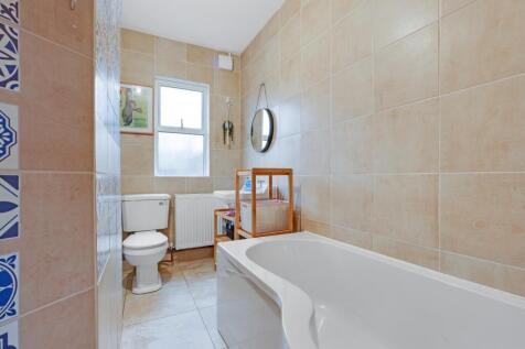 15-e9dcJHPropWpen- 11 Howard Road - 40.jpg