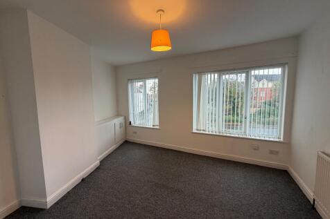 Flat Above 12 Askern Road, Bentley , Doncaster, DN5 photo 5