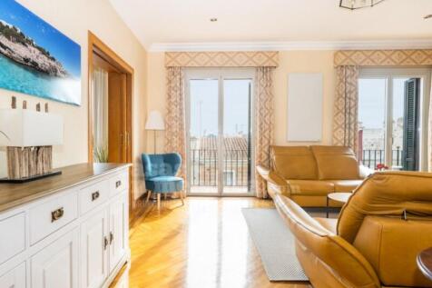 Stately penthouse in Centro Mahon