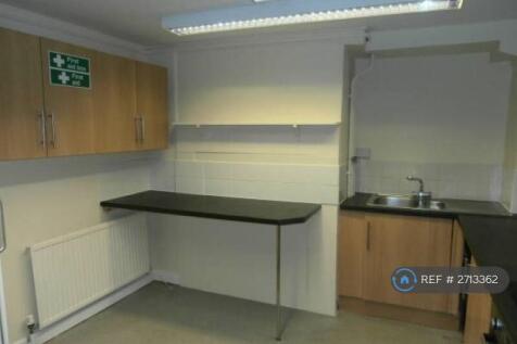 Communal Kitchen 02