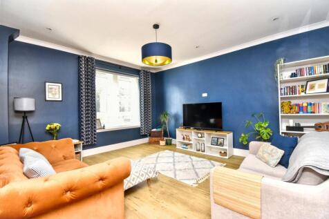 Lounge Angle 1