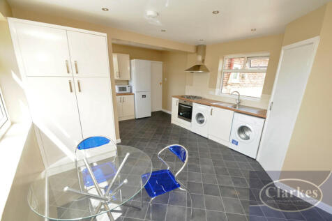 Heathfield Avenue, Wallisdown photo 4