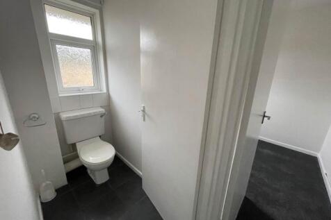 wynter close 24 wc