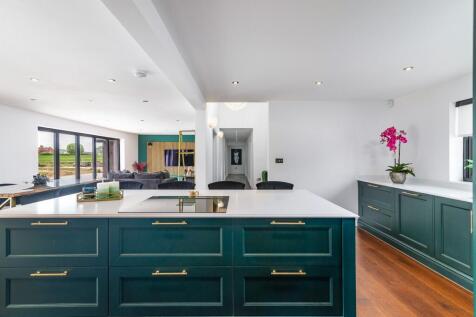 Kitchen Dining Area